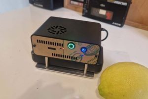 StreamCrate: portable media server