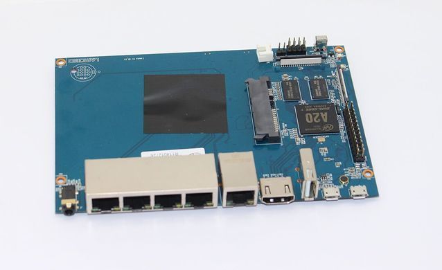 Мікрокомп'ютер Banana Pi R1